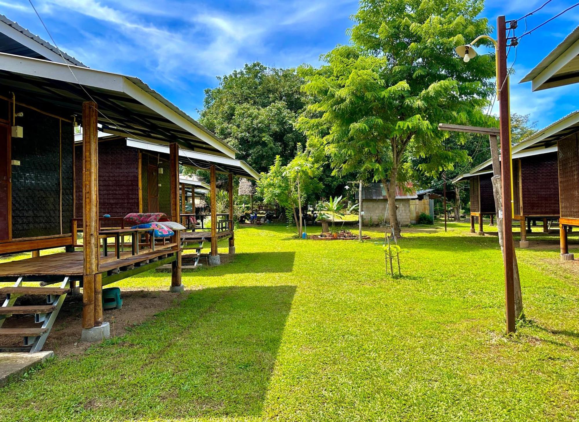 Twin Hut Hotel Pai Exterior photo
